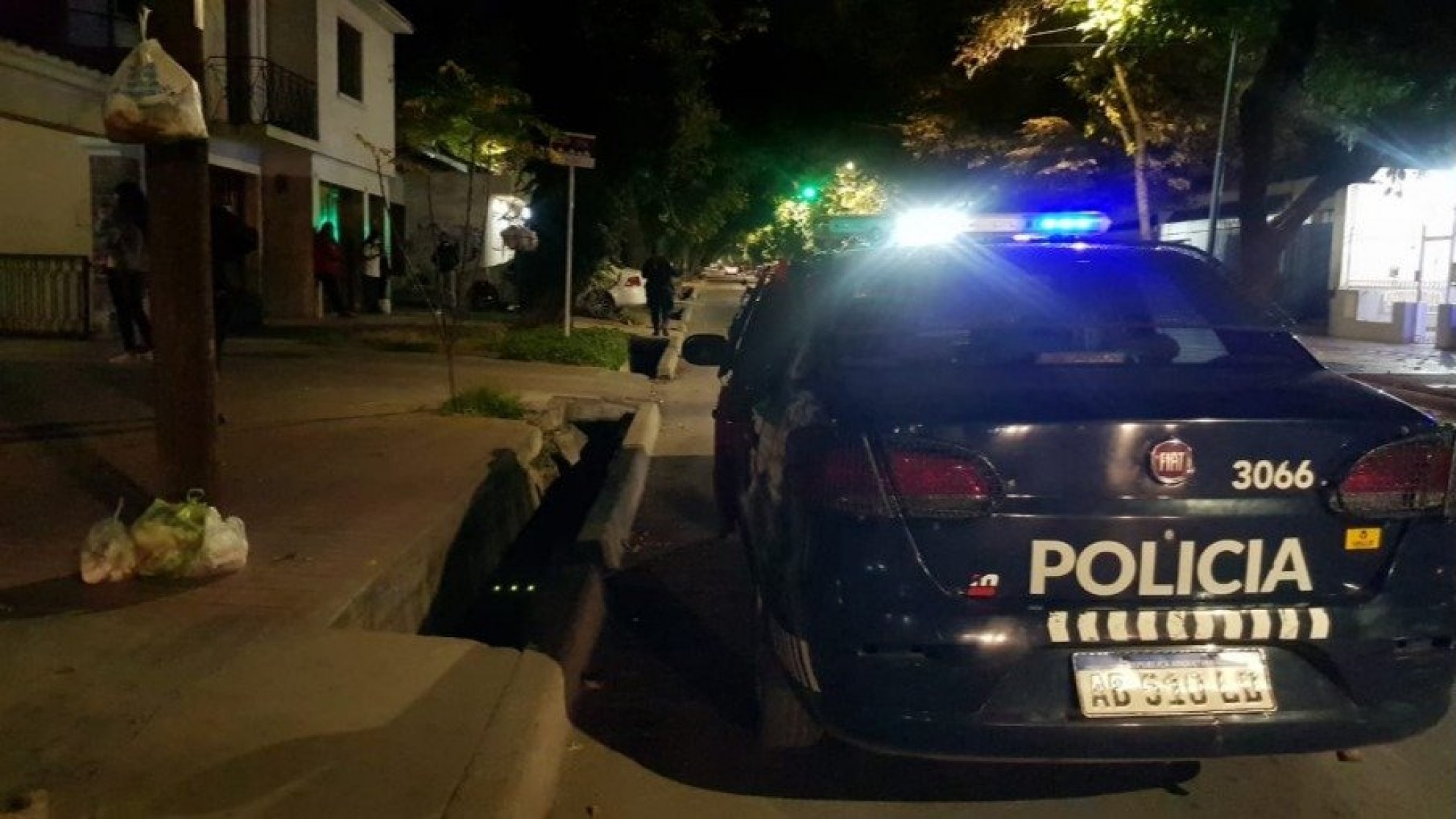 Malvivientes armados asaltaron a un remisero en Las Heras